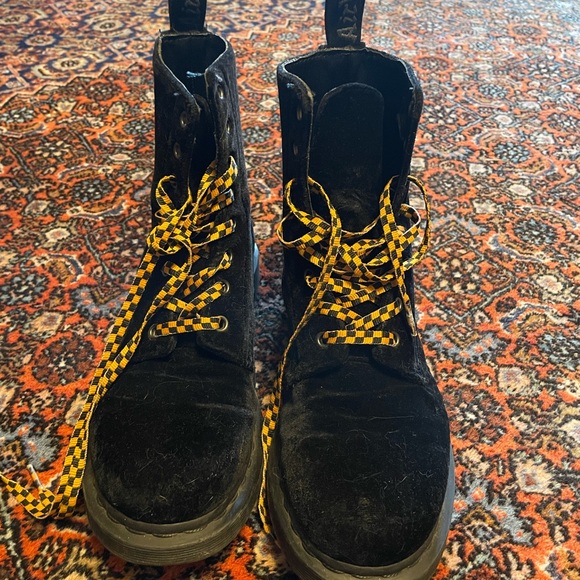 Dr. Martens Velvet Page boot RARE - Picture 5 of 5